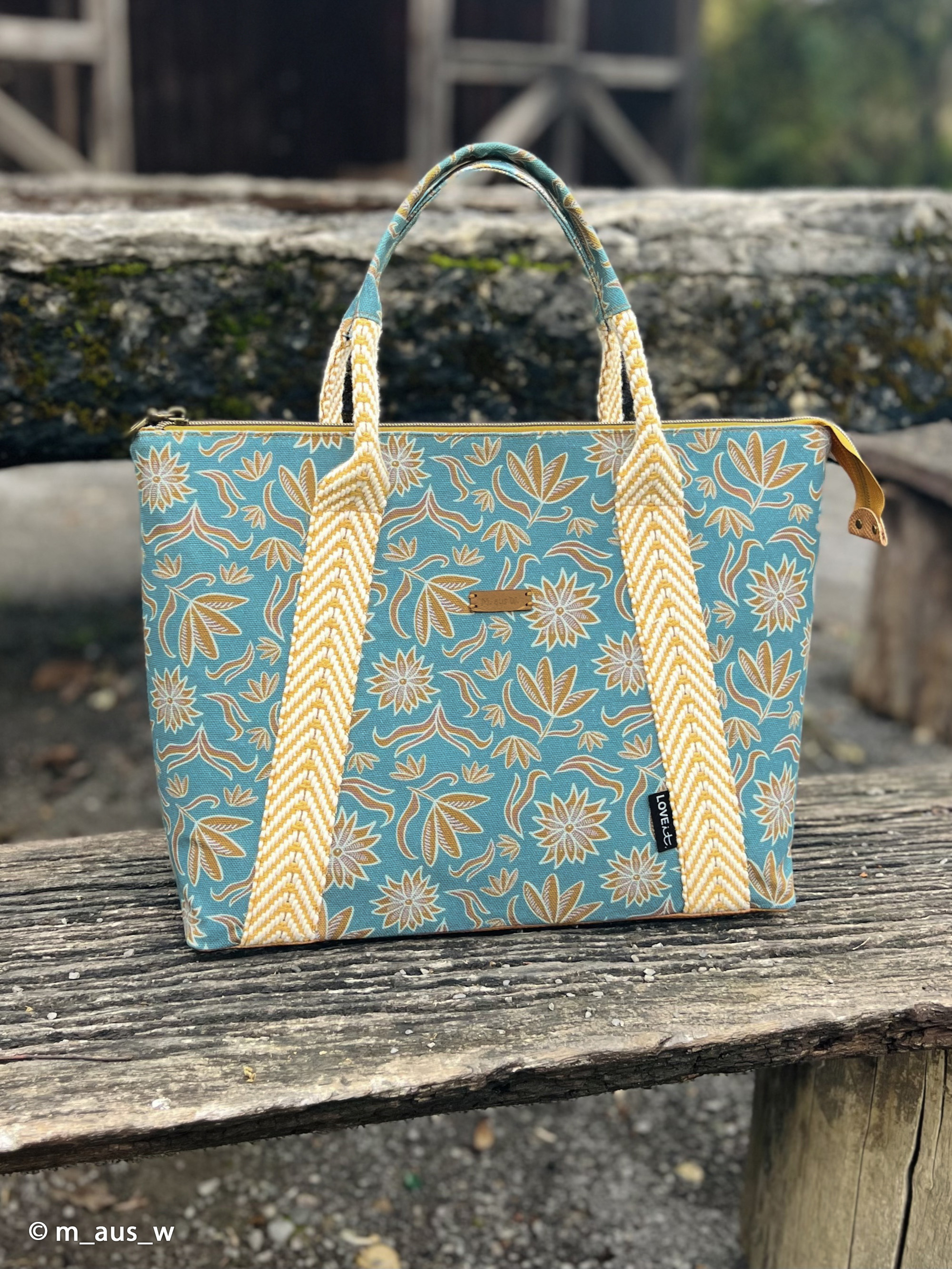 Cotton canvas - Retro Flowers - mint