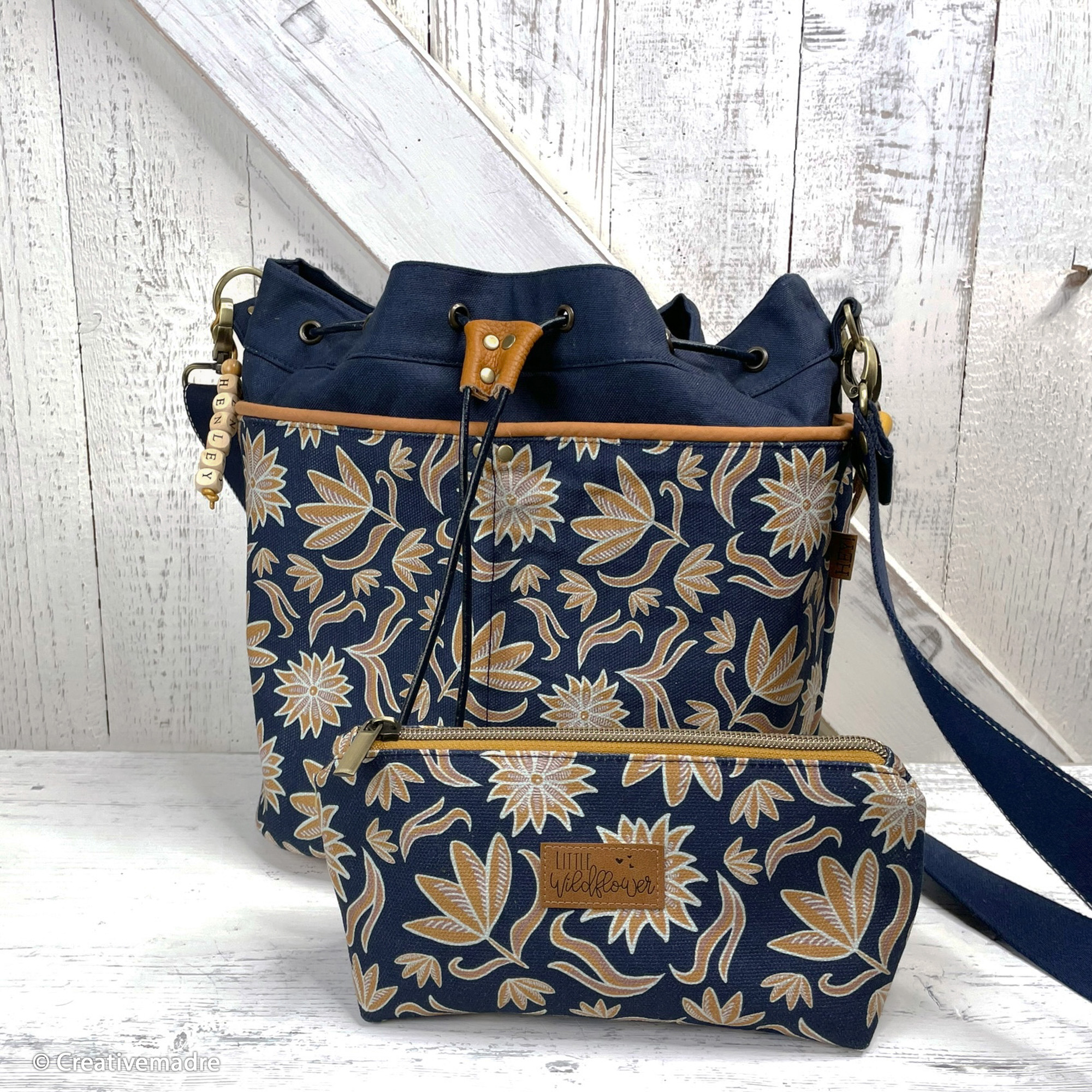 Cotton canvas - Retro Flowers - blue