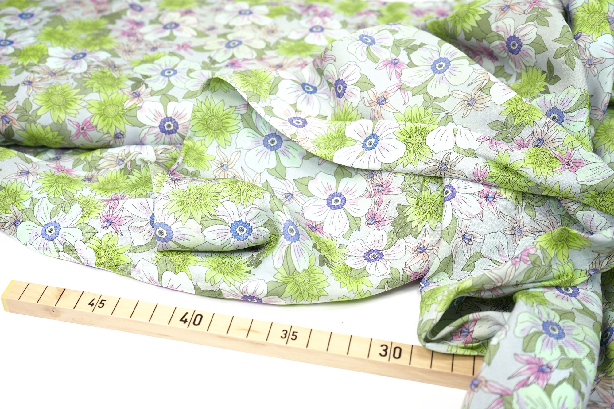 Viscose fabric - Neon Flowers - green