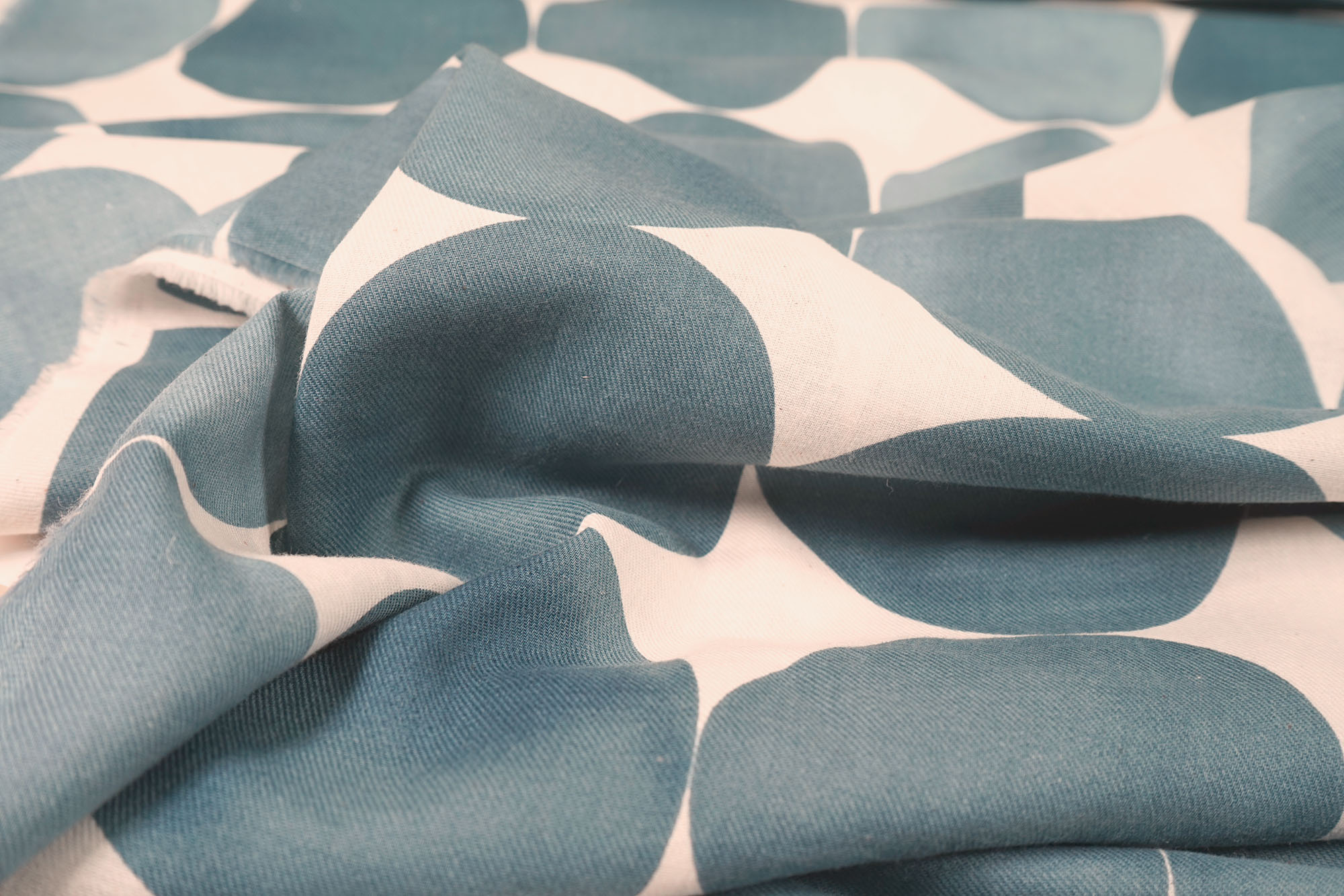 KOKKA - Big Blue Dots - Cotton linen twill