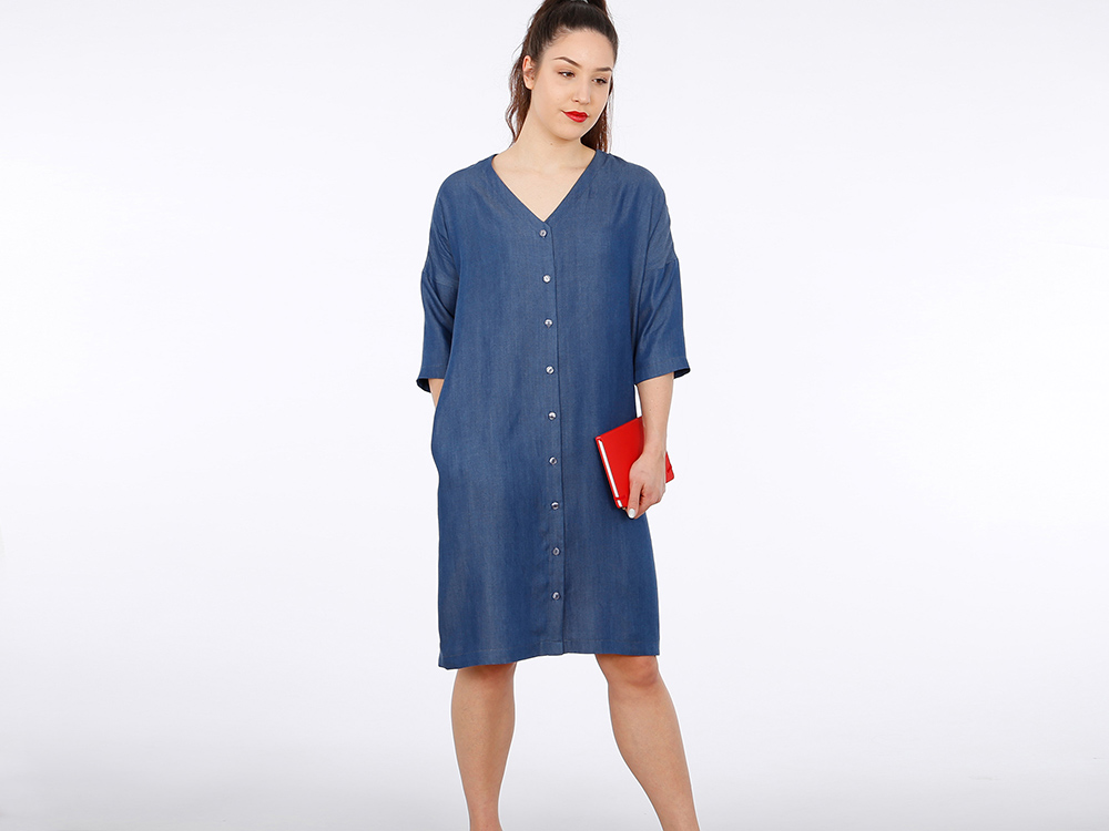 FRAU EDDA gerades Blusenkleid, Papierschnitt, von vorn
