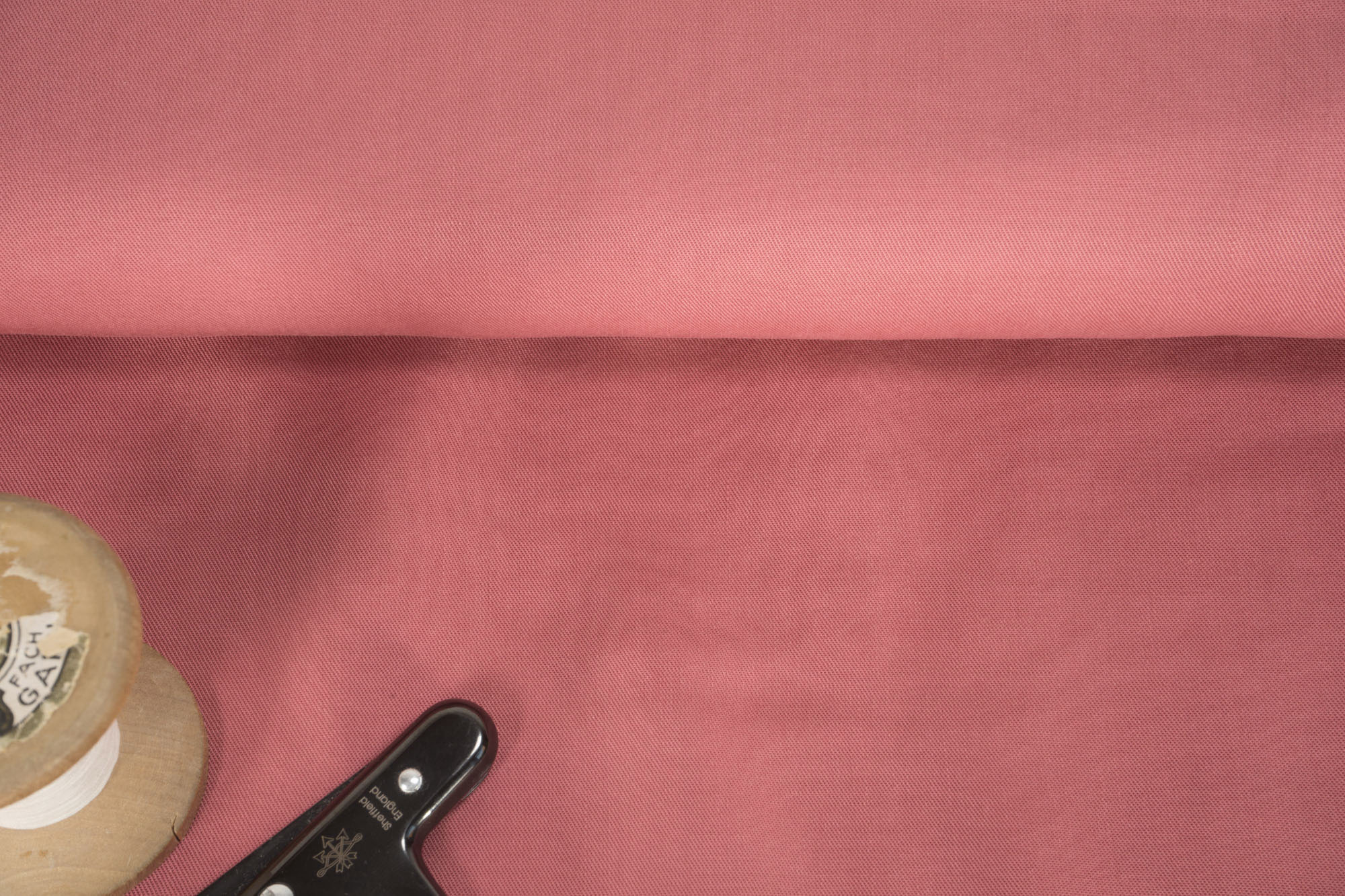 meetMILK Viscose Twill medium rouge