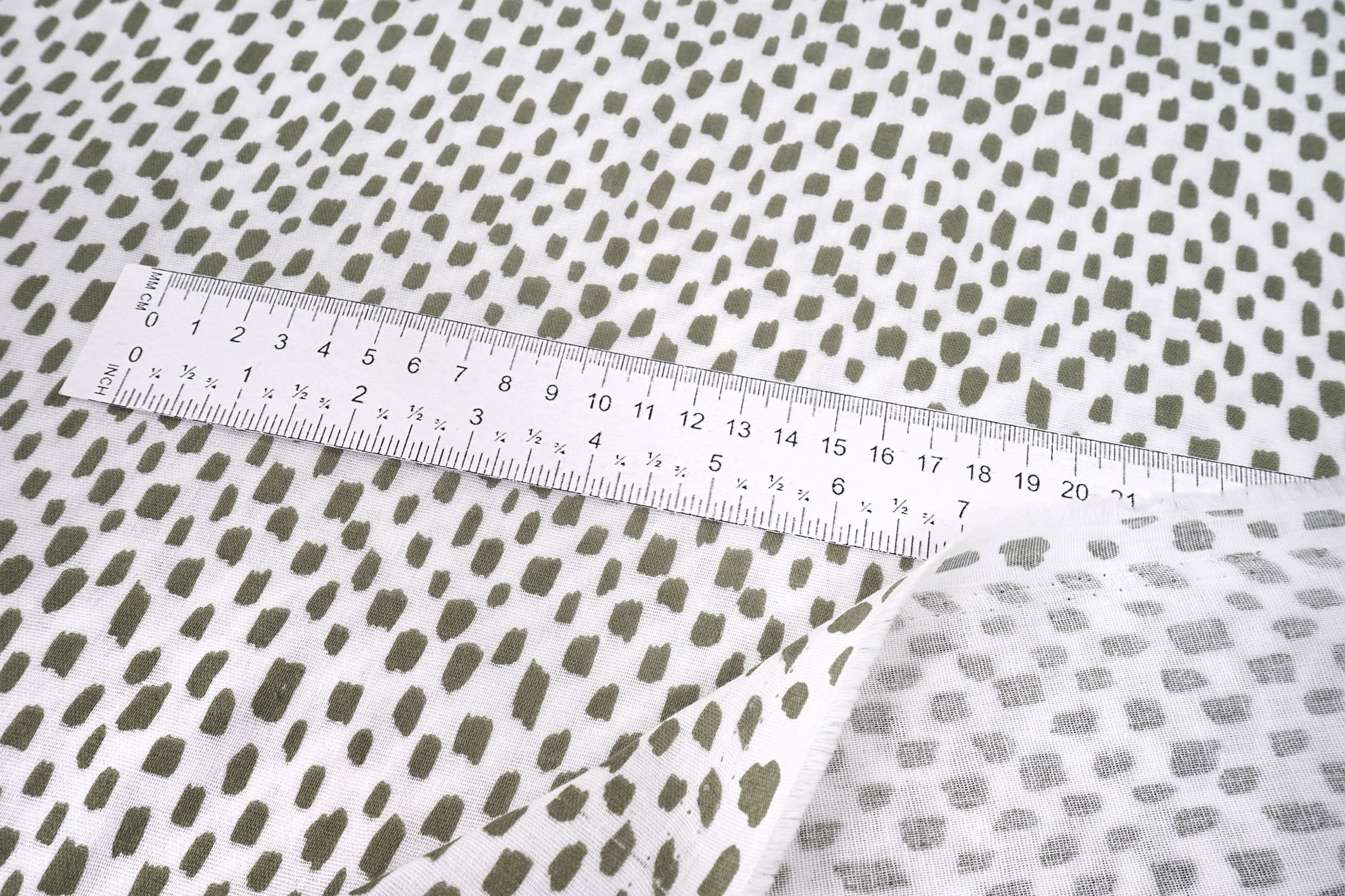 Organic Musselin double gauze squares olive on white