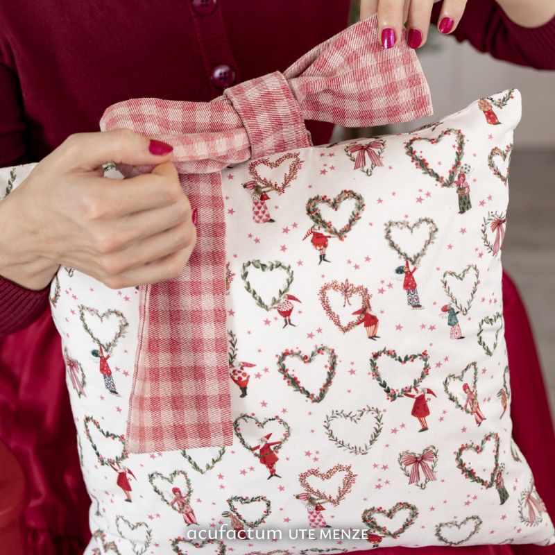 acufactum • Cotton fabric • Christmas hearts • Silke Leffler