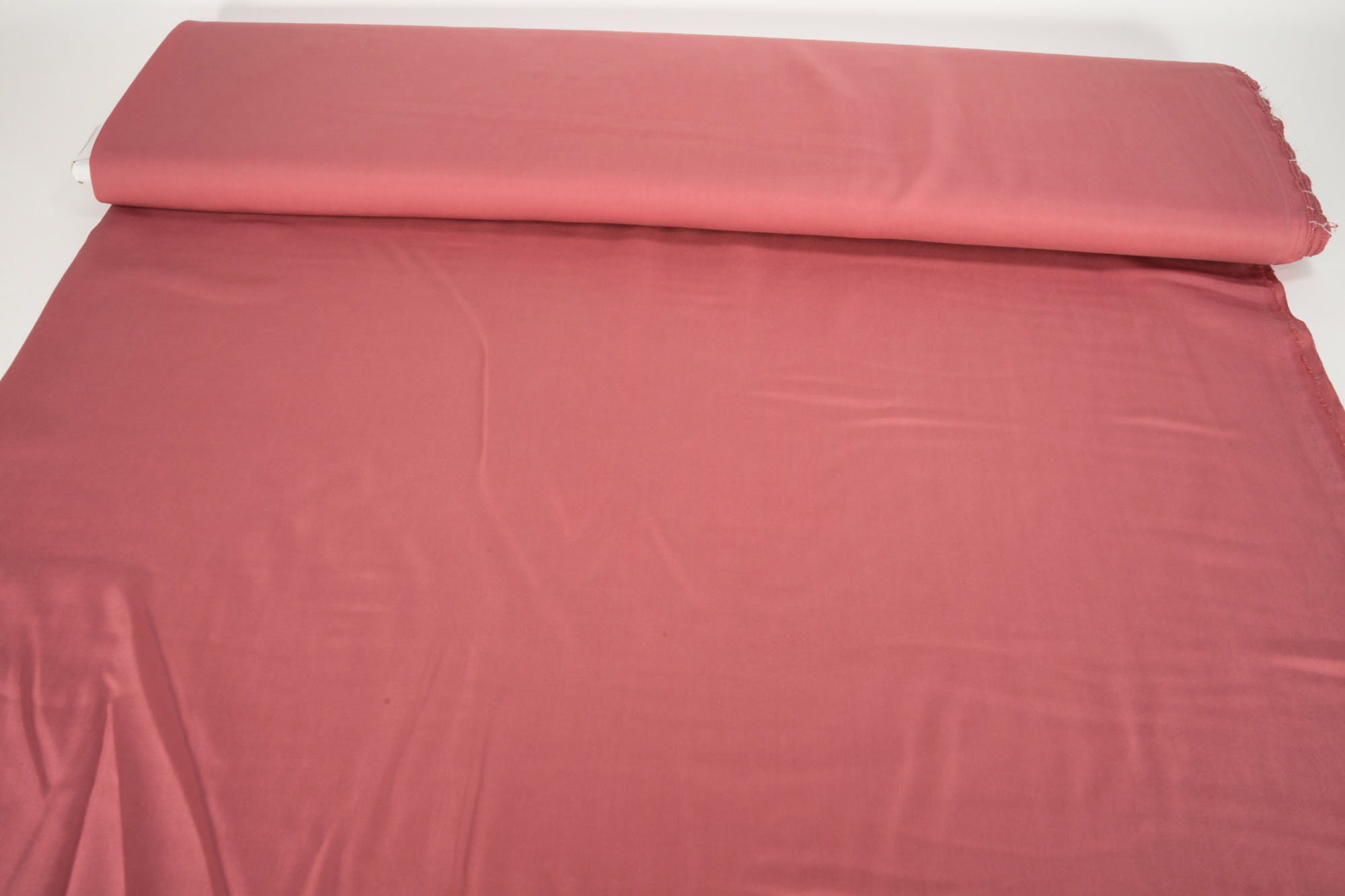 meetMILK Viscose Twill medium rouge