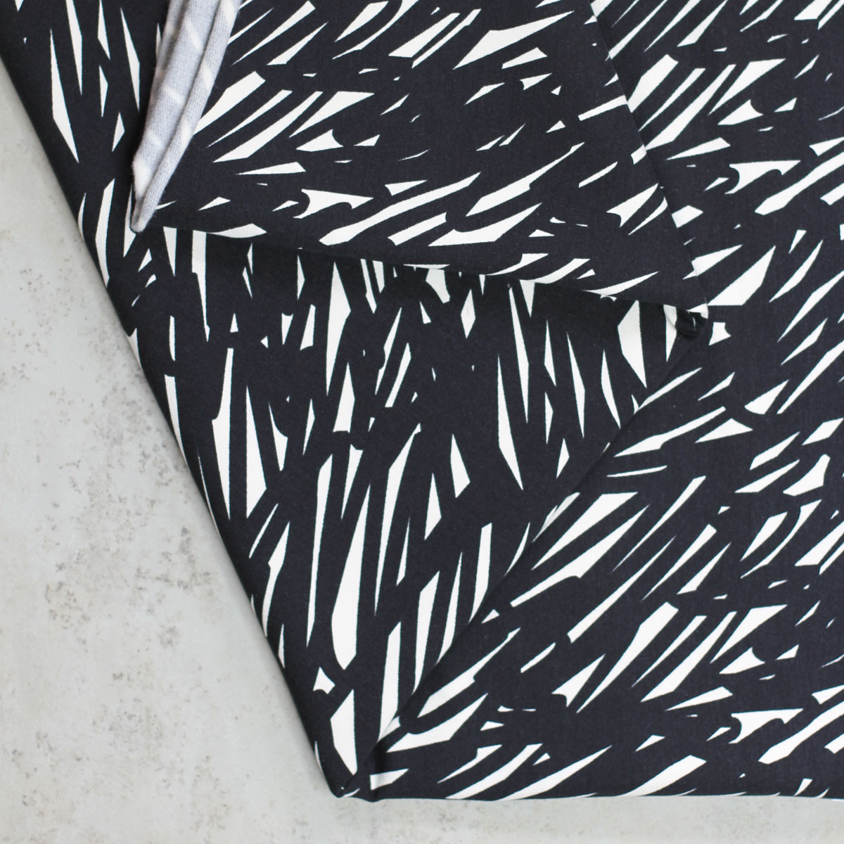 meet MILK - Sava Sweat Sketchy - black