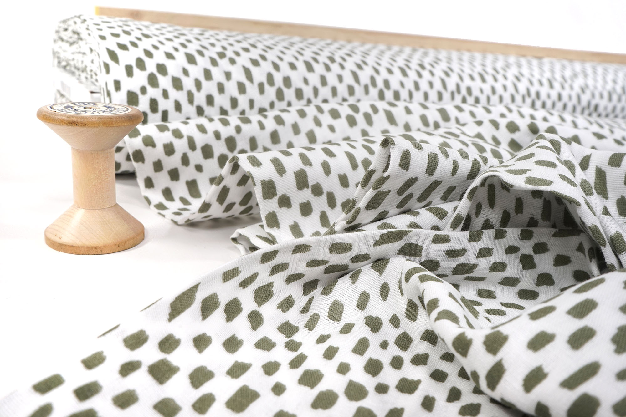 Organic Musselin double gauze squares olive on white